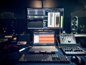 Studio Front View
iLoud MTM
Apple Macbook Pro
ICON Platform Nano
Novation Launch Control XL